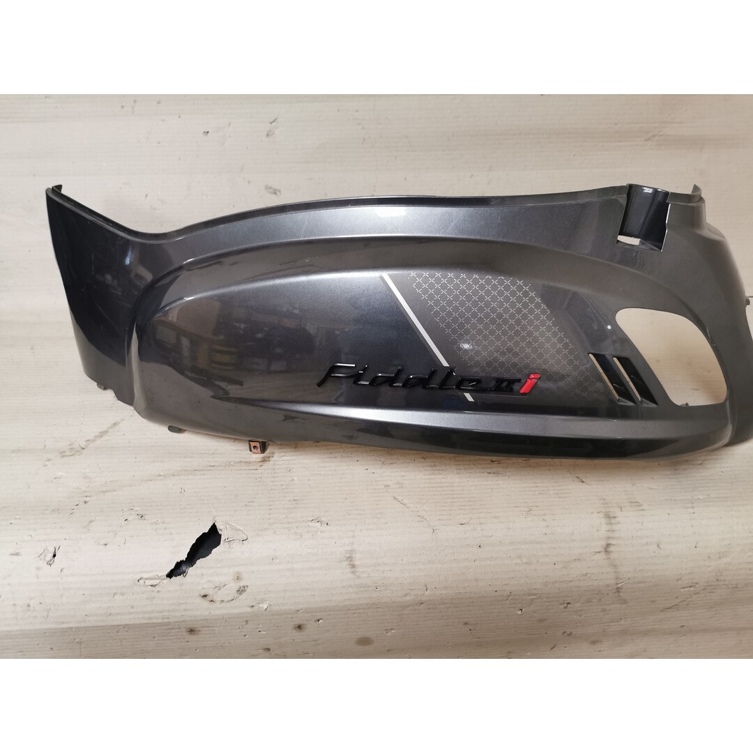Sym Sym Fiddle 2 E5 Injectie 2022 / zijscherm / achterkap / links / grijs