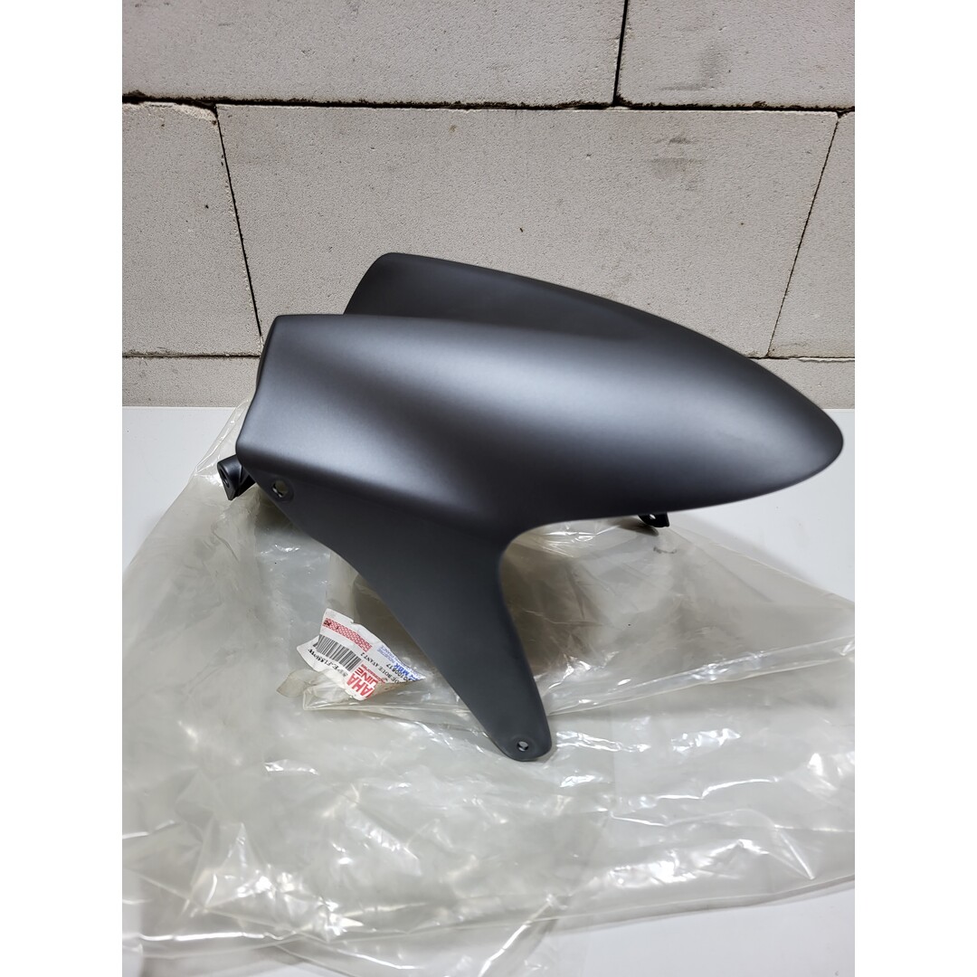 Yamaha Yamaha Aerox oud type 5PEF155600PW / Voorspatbord Zwart / Mat grijs in verpakking