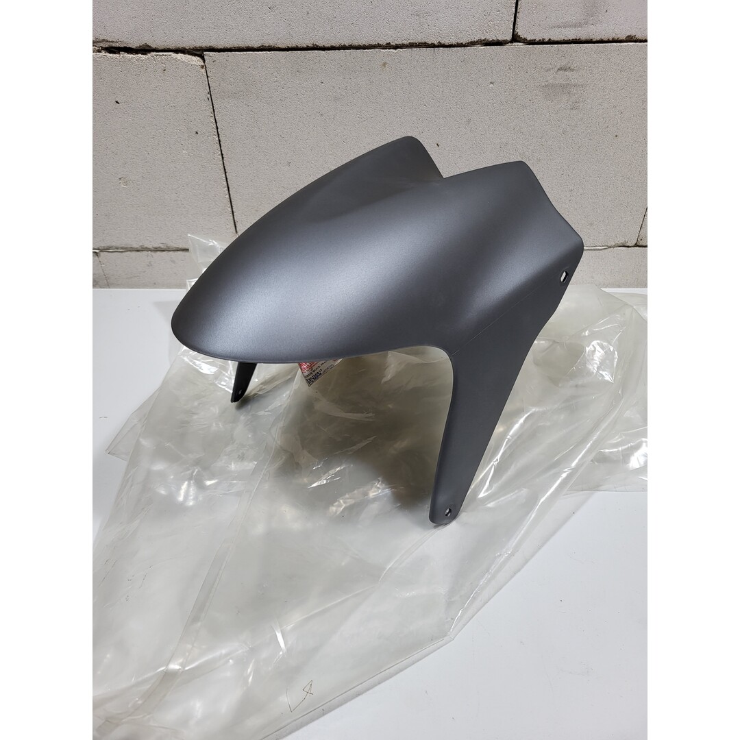 Yamaha Yamaha Aerox oud type 5PEF155600PW / Voorspatbord Zwart / Mat grijs in verpakking