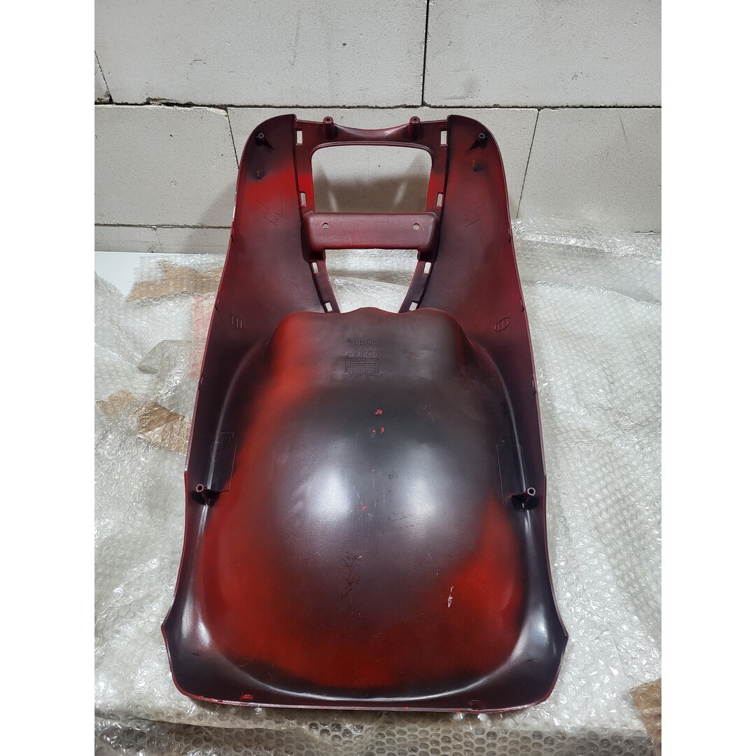 Aprilia Aprilia Scarabeo 50 DT TT / Voorscherm Rood Ap8238492