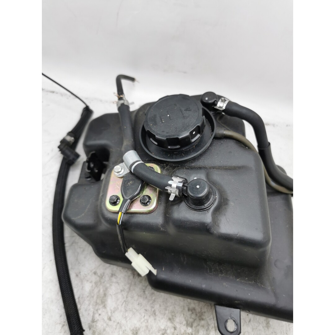 Peugeot Peugeot Kisbee 2022 / Euro5 / brandstoftank / benzinetank / brandstofpomp