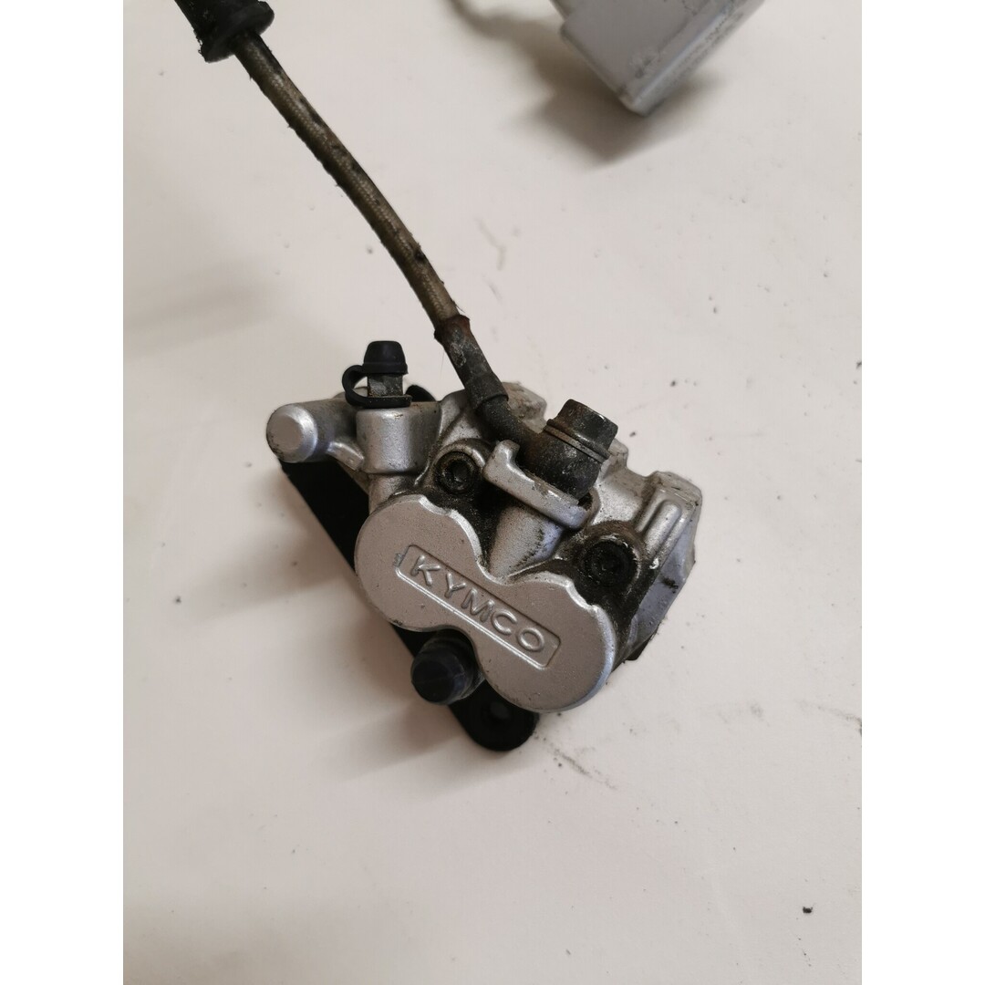 Kymco Sento 2009 / voorrem op druk / remklauw / remleiding / rempomp / remhendel