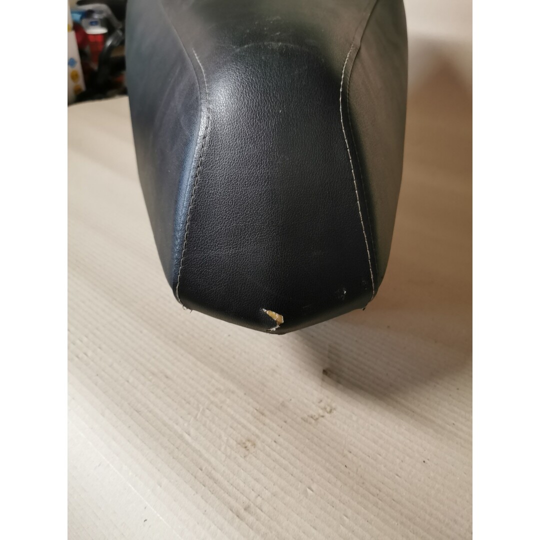 Peugeot Peugeot New Vivacity 3 2-takt Wit / Buddybak / Zadelbak / Zadel / Buddyseat