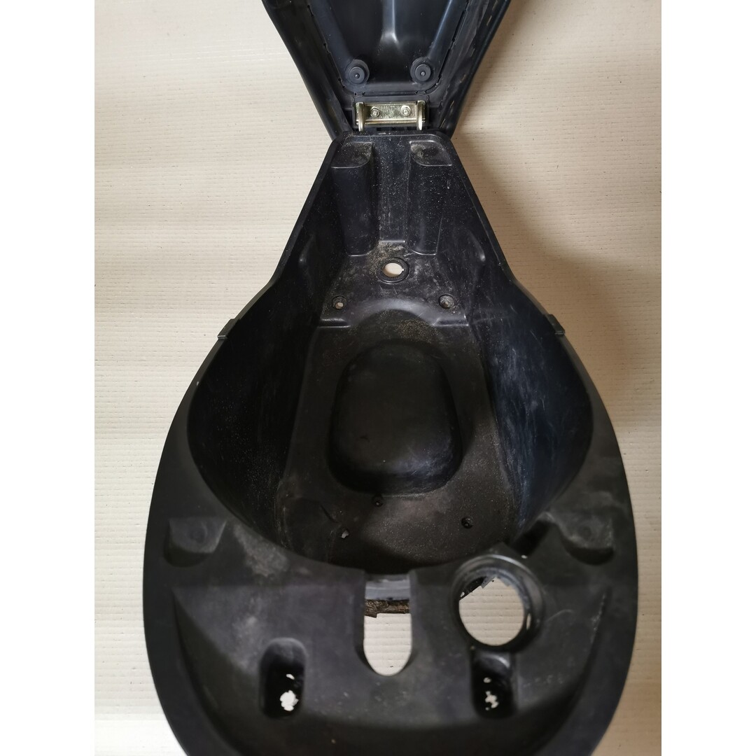 Peugeot Peugeot New Vivacity 3 2-takt Wit / Buddybak / Zadelbak / Zadel / Buddyseat