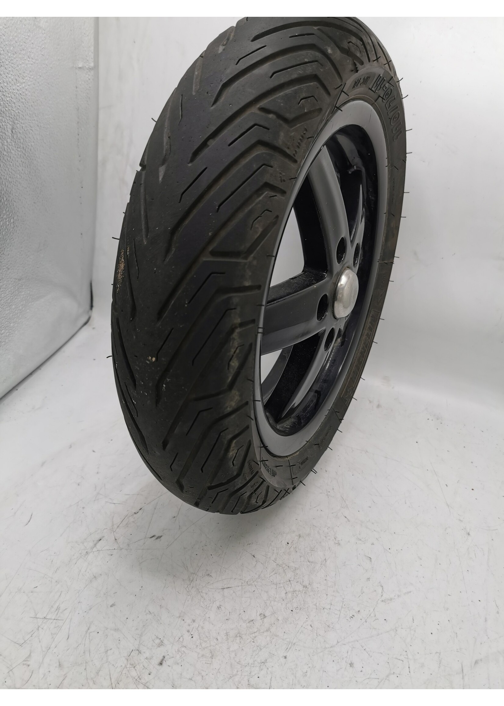 Vespa Lx Vespa S / Voorwiel / Voorvelg / Michelin City Grip / 110-70-11