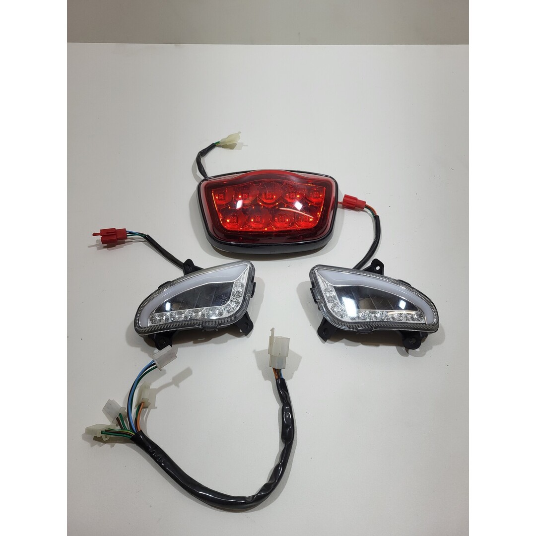 Btc Riva Euro 4 2020 / Set LED knipperlichten / Led achterlicht glanszwart