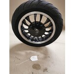 Vespa Sprint / Achtervelg / Achterwiel / Zo goed als nieuwe band