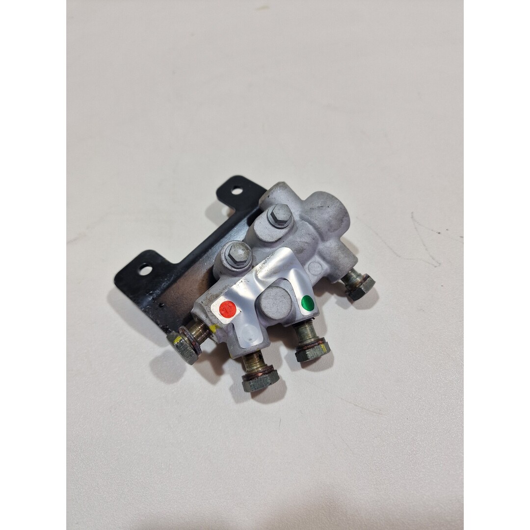 Piaggio Piaggio Mp3 300 LT 2010 / Rem druk verdeler ( getest )