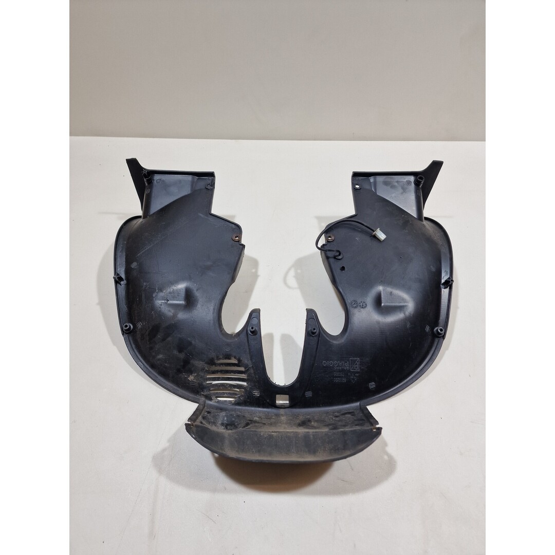 Piaggio Piaggio Mp3 300 LT 2010 / Voor modderkuip Afdekkap beenschild binnen 623255