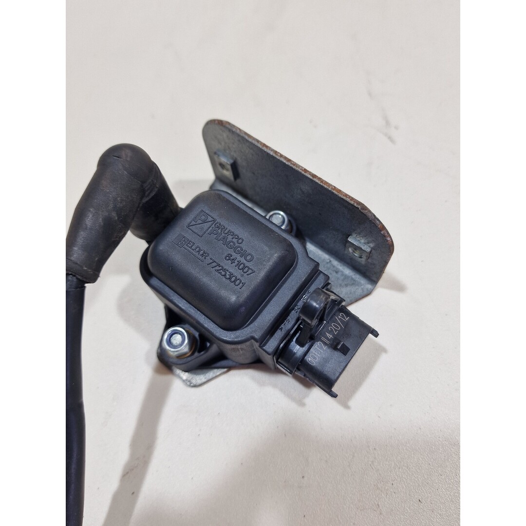 Piaggio Piaggio Mp3 300 LT 2010 / Bobine 641007 77253001 ook GTS/GTV Beverly 125cct/m400cc