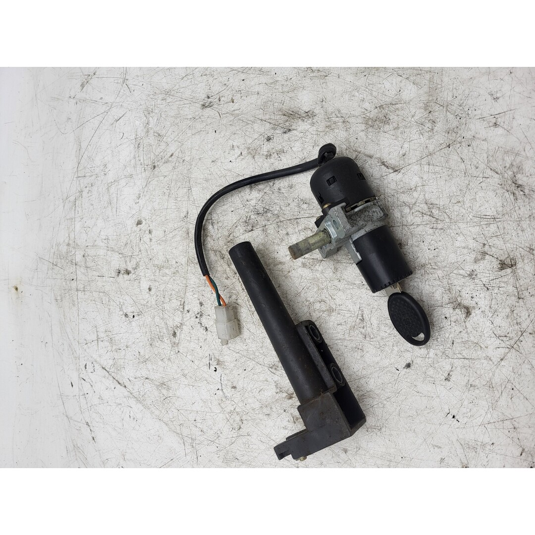 Aprilia Aprilia SR 50 2T H2O Ditech E2 2002-2004 / Contactslot Set 1 Sleutel