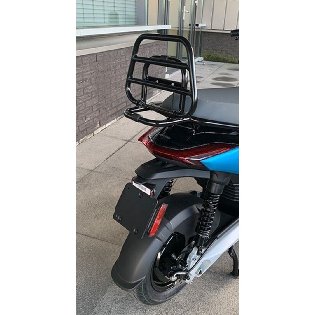 achterdrager opklapbaar (made in EU) piaggio1 (one) zwart hoogglans