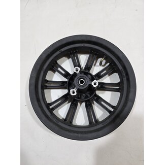 Iva S5 / Velg Zwart met schade niet krom ( kan eventueel met band tegen meerprijs )