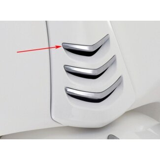 sierstrip voorscherm midden euro-2/4 primav/sprin chroom mat boven piag orig 1b000272
