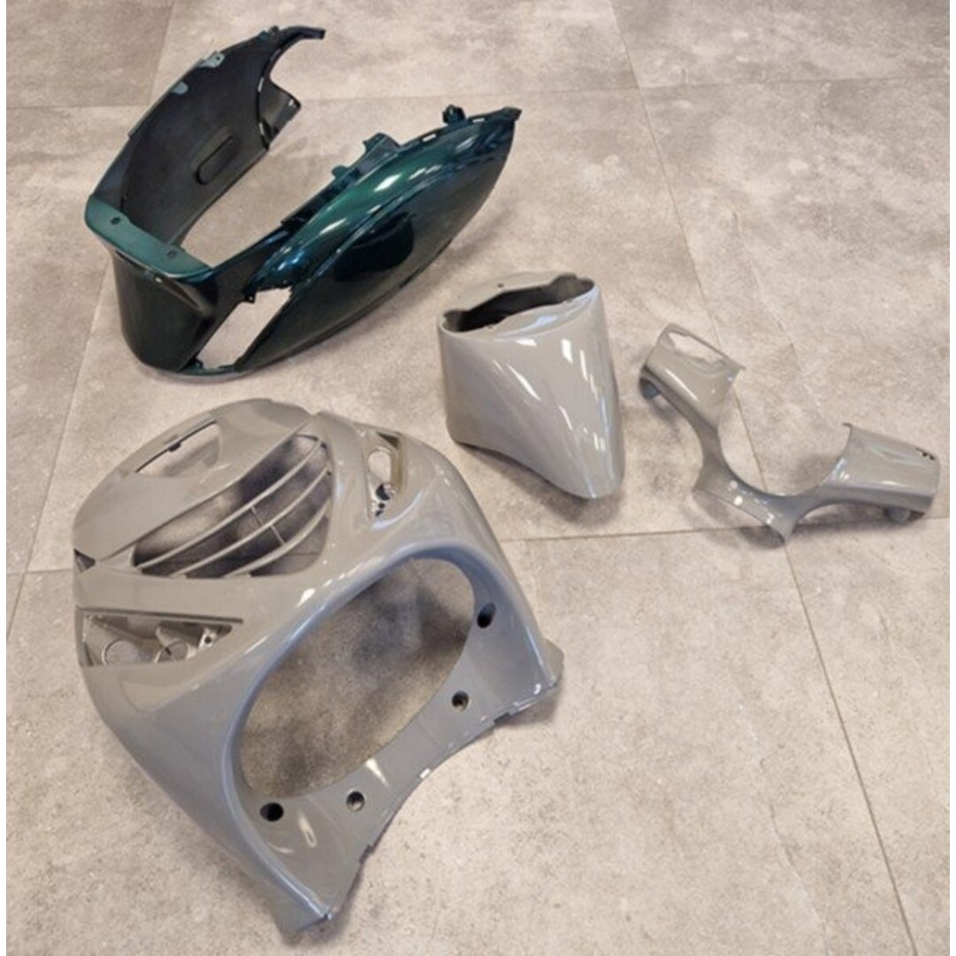 Piaggio plaatwerkset DMP model SP EVO-1 !!SCHADE!! (nardo grey glans) 4-delig past op zip2000