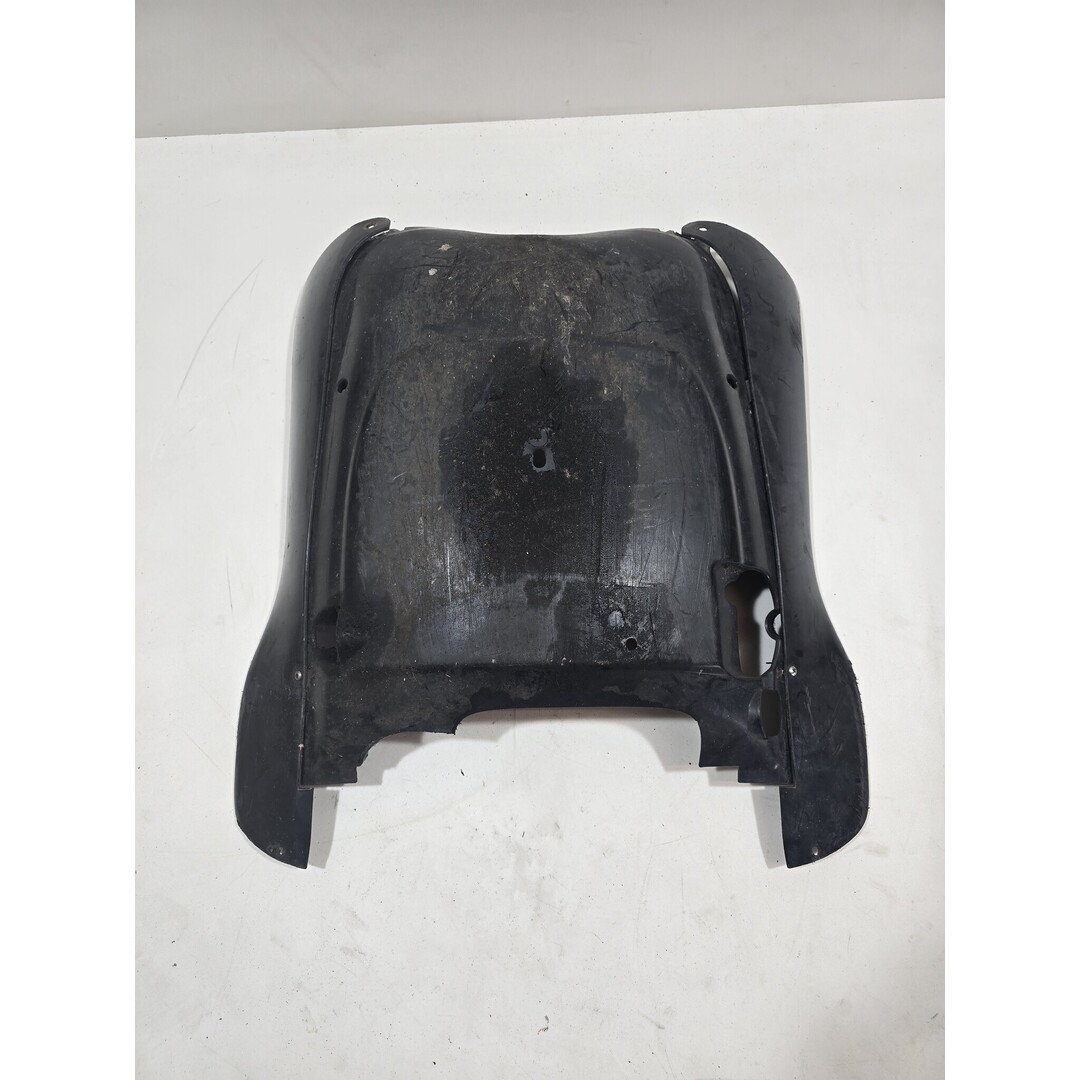 Aprillia Mojito / Habana 2006 / Onderplaat afdek plaat onder treeplank