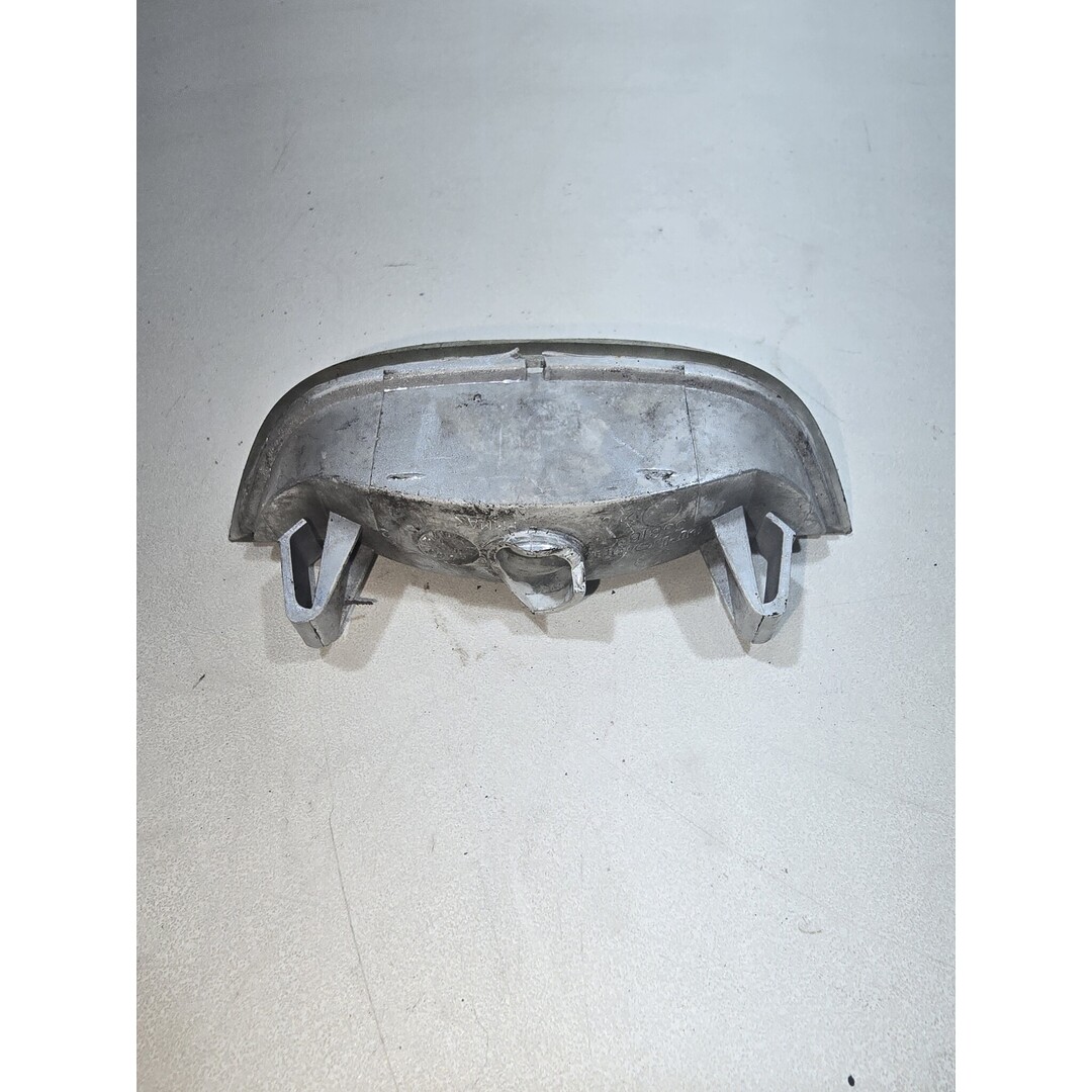 Piaggio Piaggio Mp3 250 LT 2009 / Stadslicht voorkant dagrijverlichting lampje moet vast gezet worden !