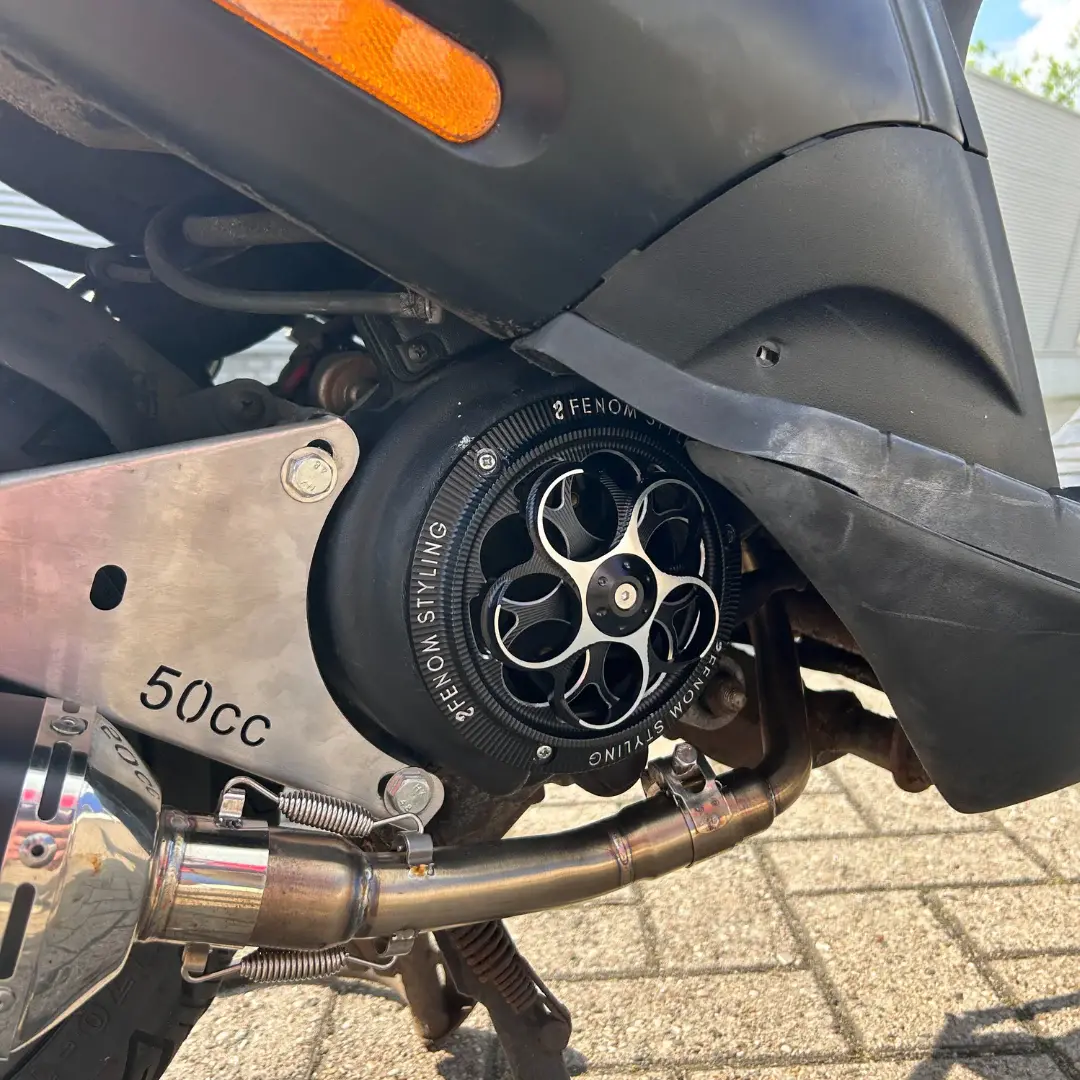 Fenom Fenom Spinner koelkap voor Piaggio Zip, Vespa Primavera, Sprint en meer