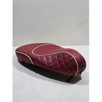 Sprint / Primavera Vespa Sprint Zadel/Buddyseat rood