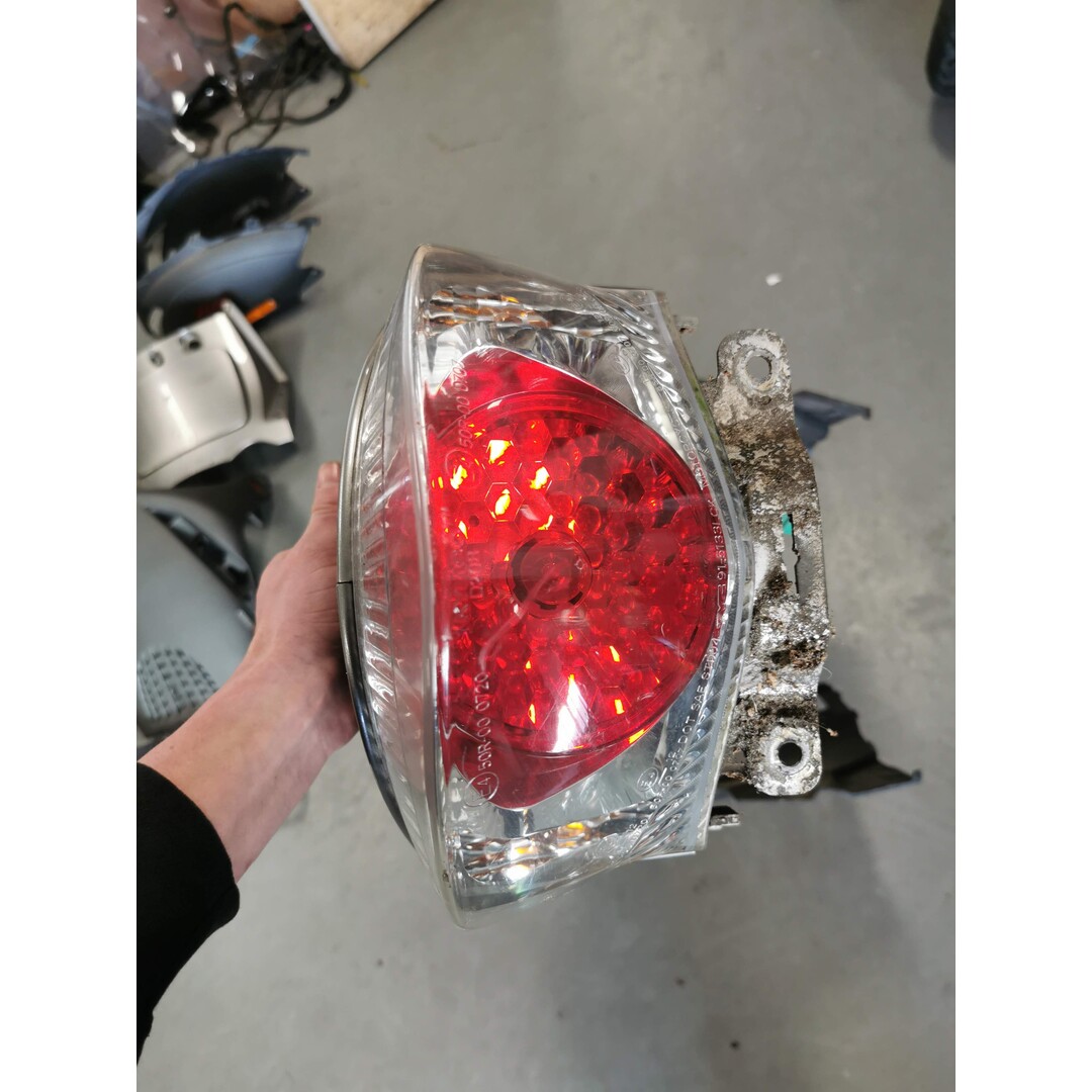 Kymco zijkappen achter Kymco people s met achterlicht