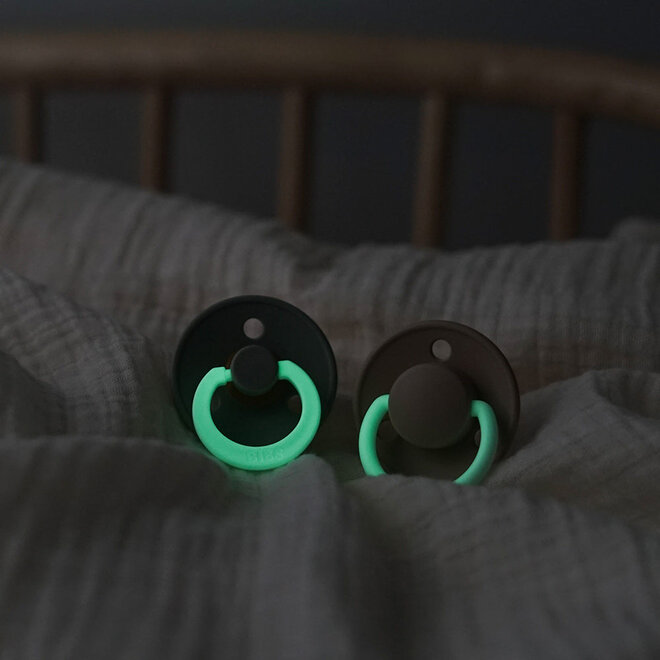 Bibs Colour Dark Oak Night Glow in the dark