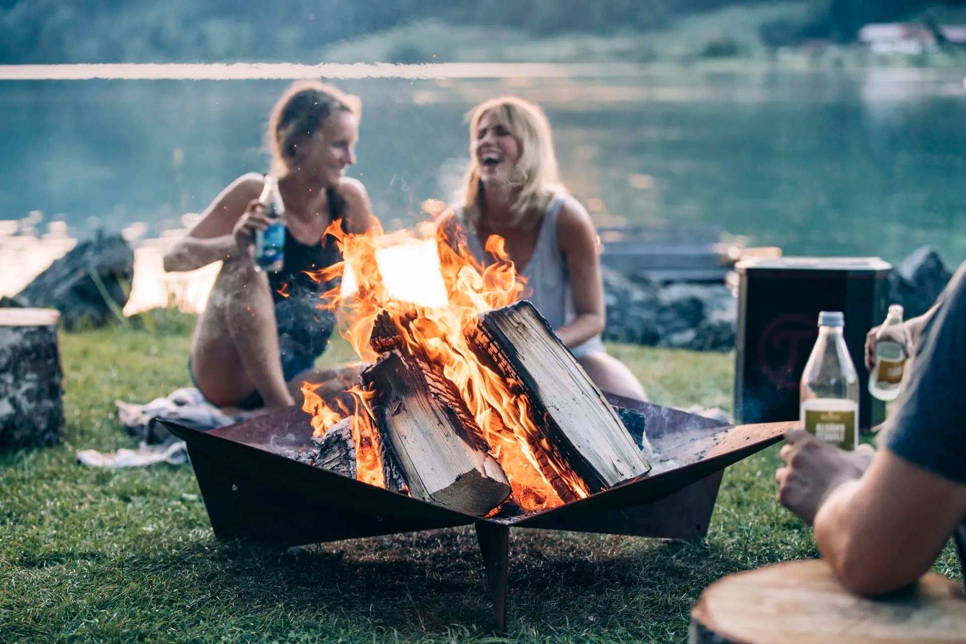 Het brengt direct sfeer en warmte in je tuin.