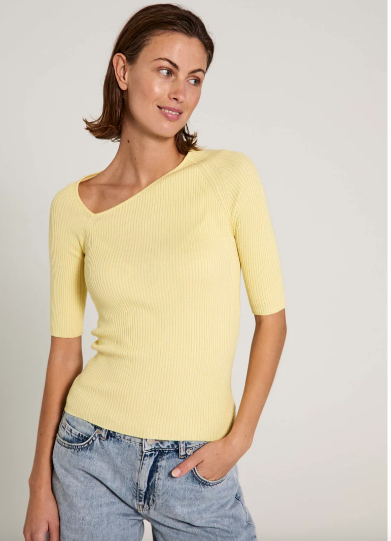 Norr Norr - Sherry knit tee light yellow