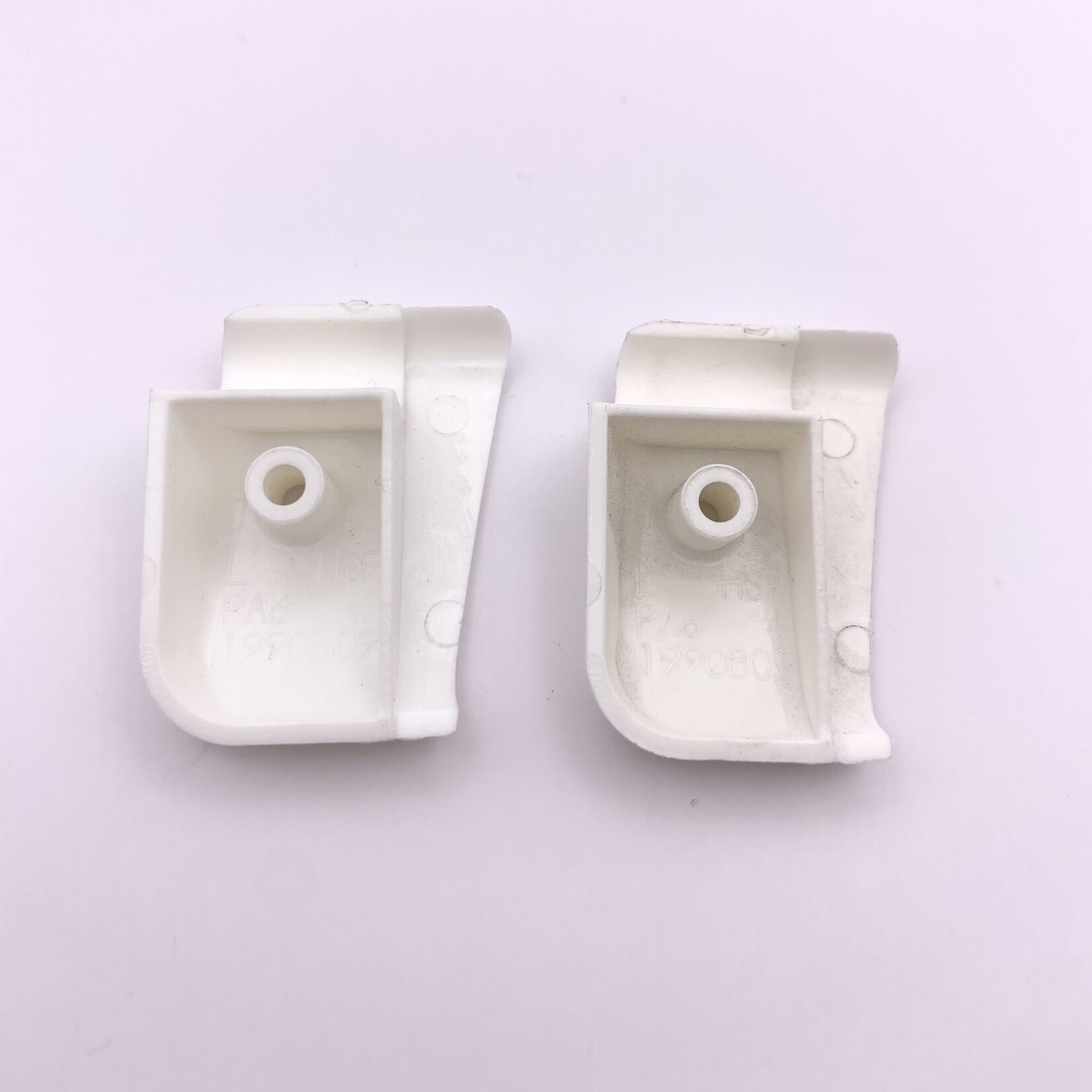 Bürstner Afdekkap plastic wit mj11 , VME = 2 stuks