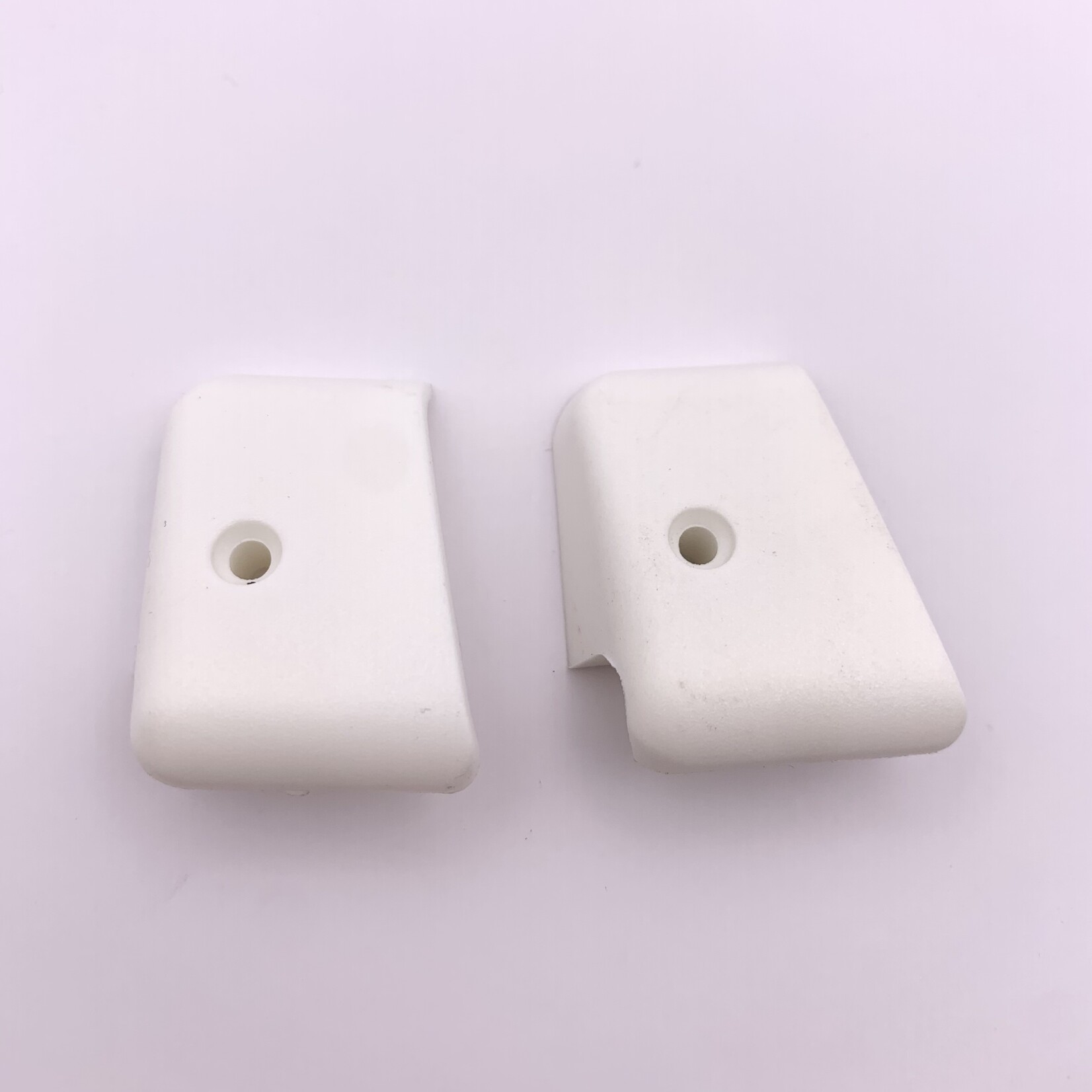 Bürstner Afdekkap plastic wit mj11 , VME = 2 stuks