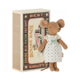 Maileg Grote zus in luciferdoosje - jurkje wit Maileg Grote zus in luciferdoosje - jurkje wit