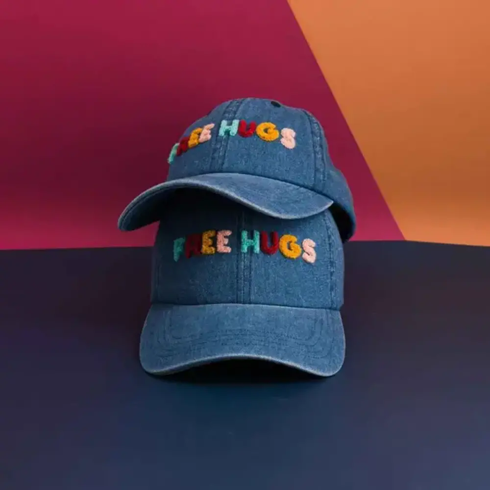 Chamaye Casquette Free Hugs