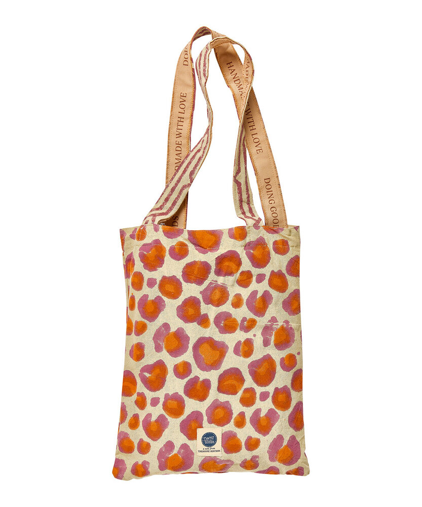 Doing Goods Pink Leopard Single Throw in Tote Bag - 220 x 140 cm