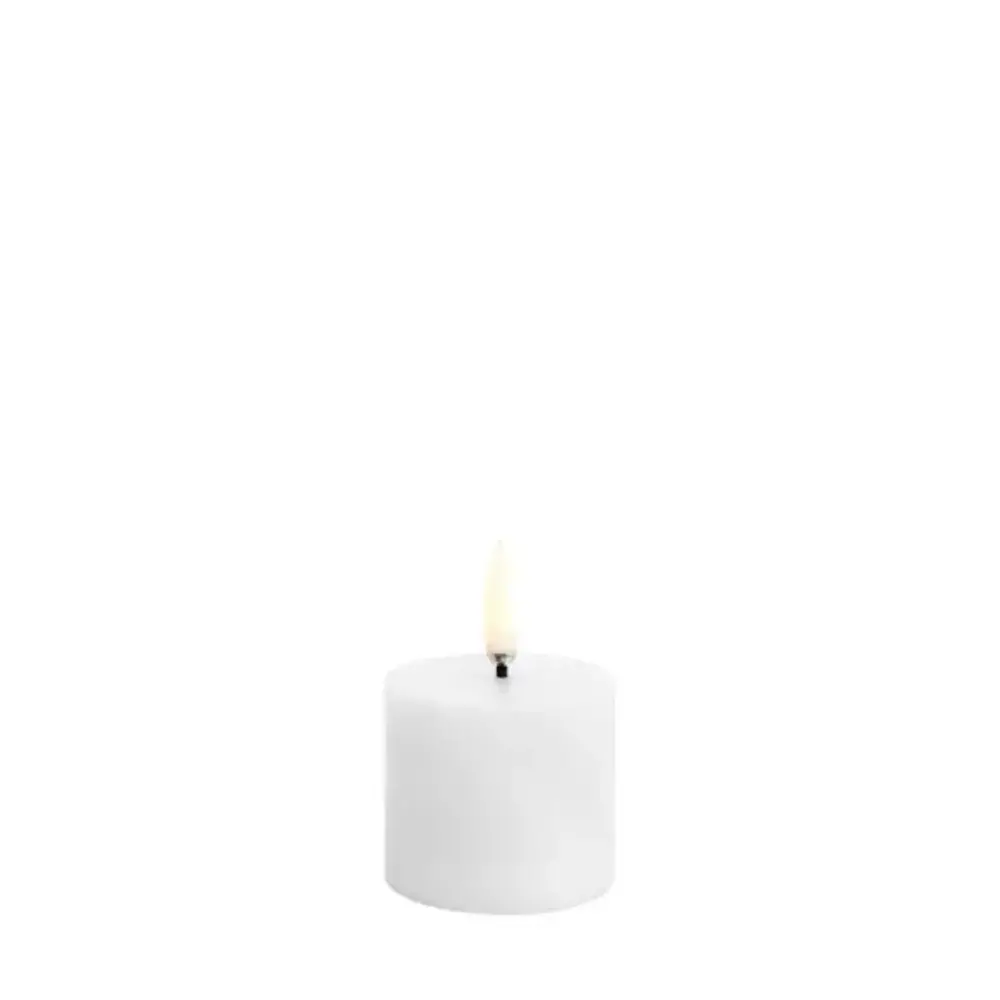 Uyuni LED Pillar candle 5x4,5 cm - Nordic White