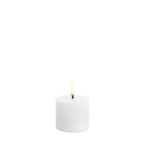 Uyuni LED Pillar candle 5x4,5 cm - Nordic White