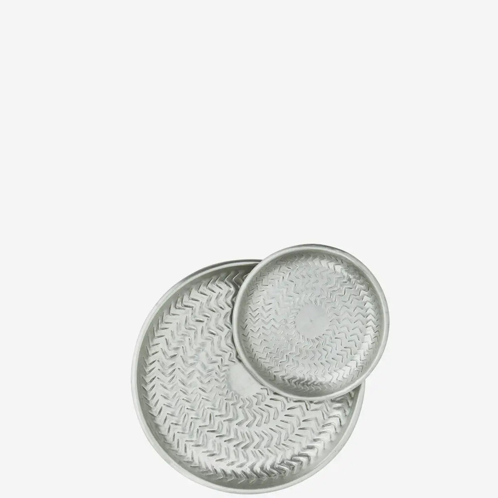Madam Stoltz Gehamerde aluminium tray - Small Madam Stoltz Gehamerde aluminium tray - Small