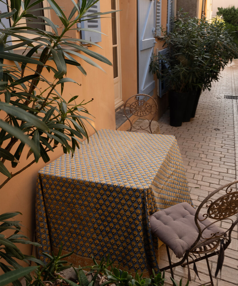 Doing Goods Blue Emma Single Throw in Tote Bag