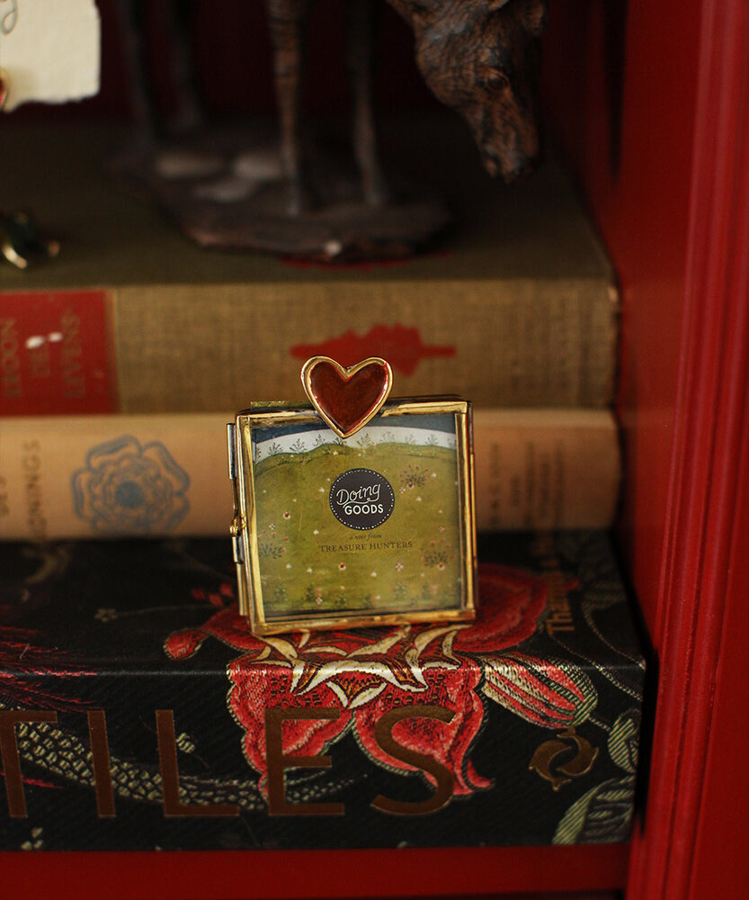 Doing Goods Pyar Heart Frame Mini Doing Goods Pyar Heart Frame Mini