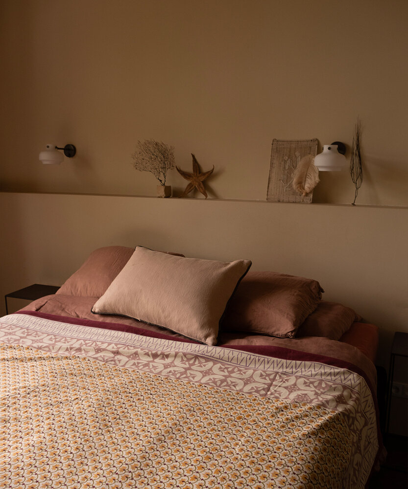 Doing Goods Dani Double Throw in Tote Bag  - 240 x 280 cm Doing Goods Dani Double Throw in Tote Bag  - 240 x 280 cm