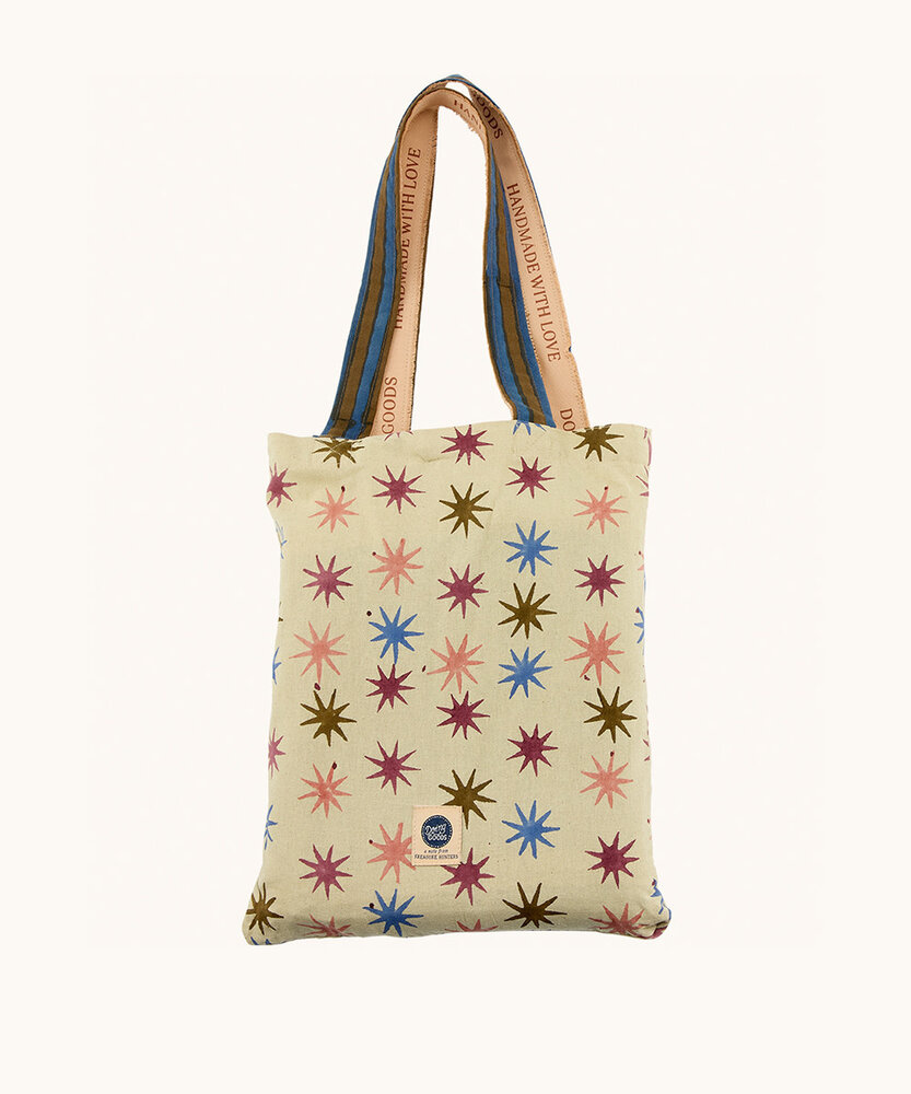 Doing Goods Noa Star Table Throw in Tote Bag - 160 x 350 cm