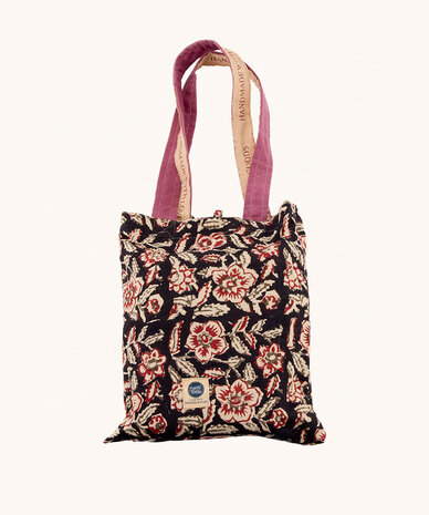 Doing Goods Maggie Horse Table Throw in Tote Bag - 160 x 350 cm Doing Goods Maggie Horse Table Throw in Tote Bag - 160 x 350 cm