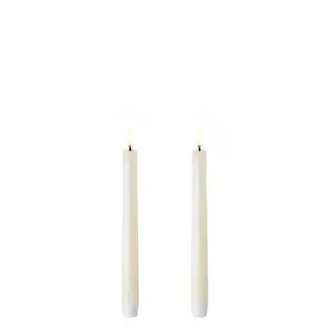 Uyuni LED taper candle 2,3x20 cm, Smooth, 2-pack Ivory Uyuni LED taper candle 2,3x20 cm, Smooth, 2-pack Ivory