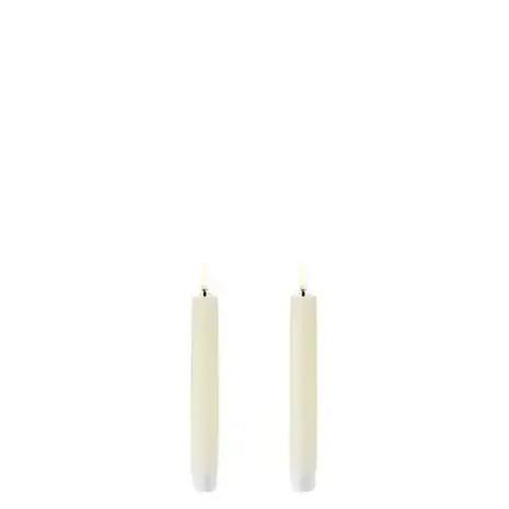Uyuni LED taper candle 2,3x15 cm, Smooth, 2-pack Ivory Uyuni LED taper candle 2,3x15 cm, Smooth, 2-pack Ivory