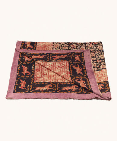 Doing Goods Maggie Horse Table Throw in Tote Bag - 160 x 350 cm Doing Goods Maggie Horse Table Throw in Tote Bag - 160 x 350 cm