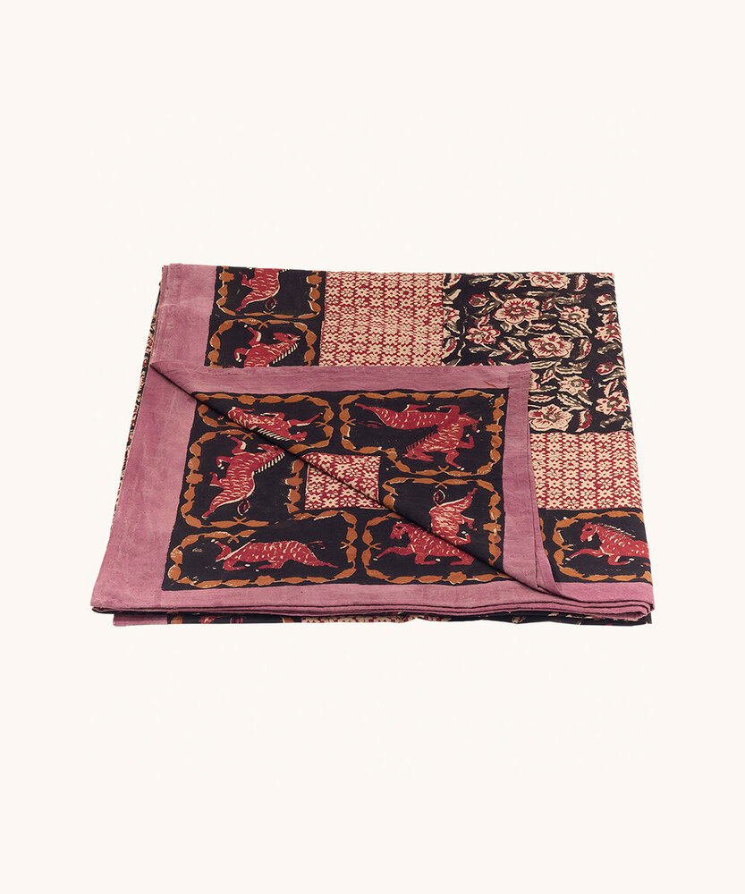 Doing Goods Maggie Horse Double Throw in Tote Bag - 240 x 280 cm Doing Goods Maggie Horse Double Throw in Tote Bag - 240 x 280 cm