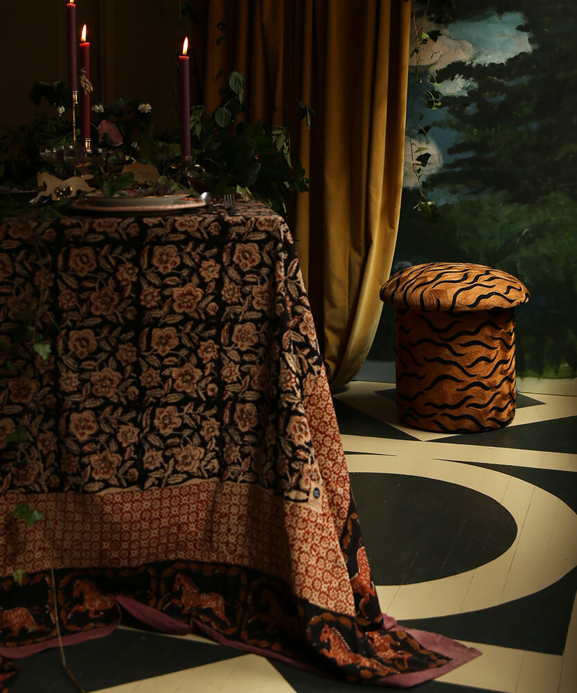 Doing Goods Maggie Horse Double Throw in Tote Bag - 240 x 280 cm Doing Goods Maggie Horse Double Throw in Tote Bag - 240 x 280 cm