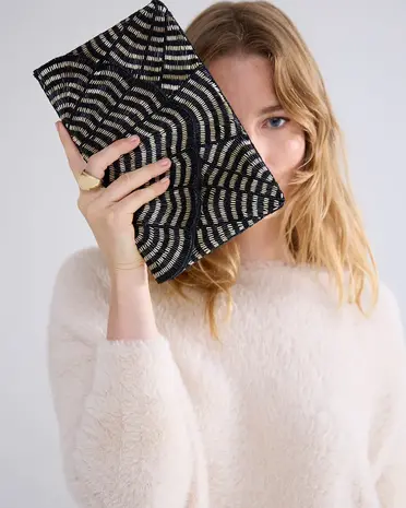 Summum Woman Beaded Clutch - Black Summum Woman Beaded Clutch - Black