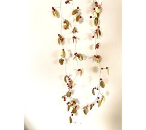 de Weldaad Garland Leaf and Red Berries de Weldaad Garland Leaf and Red Berries