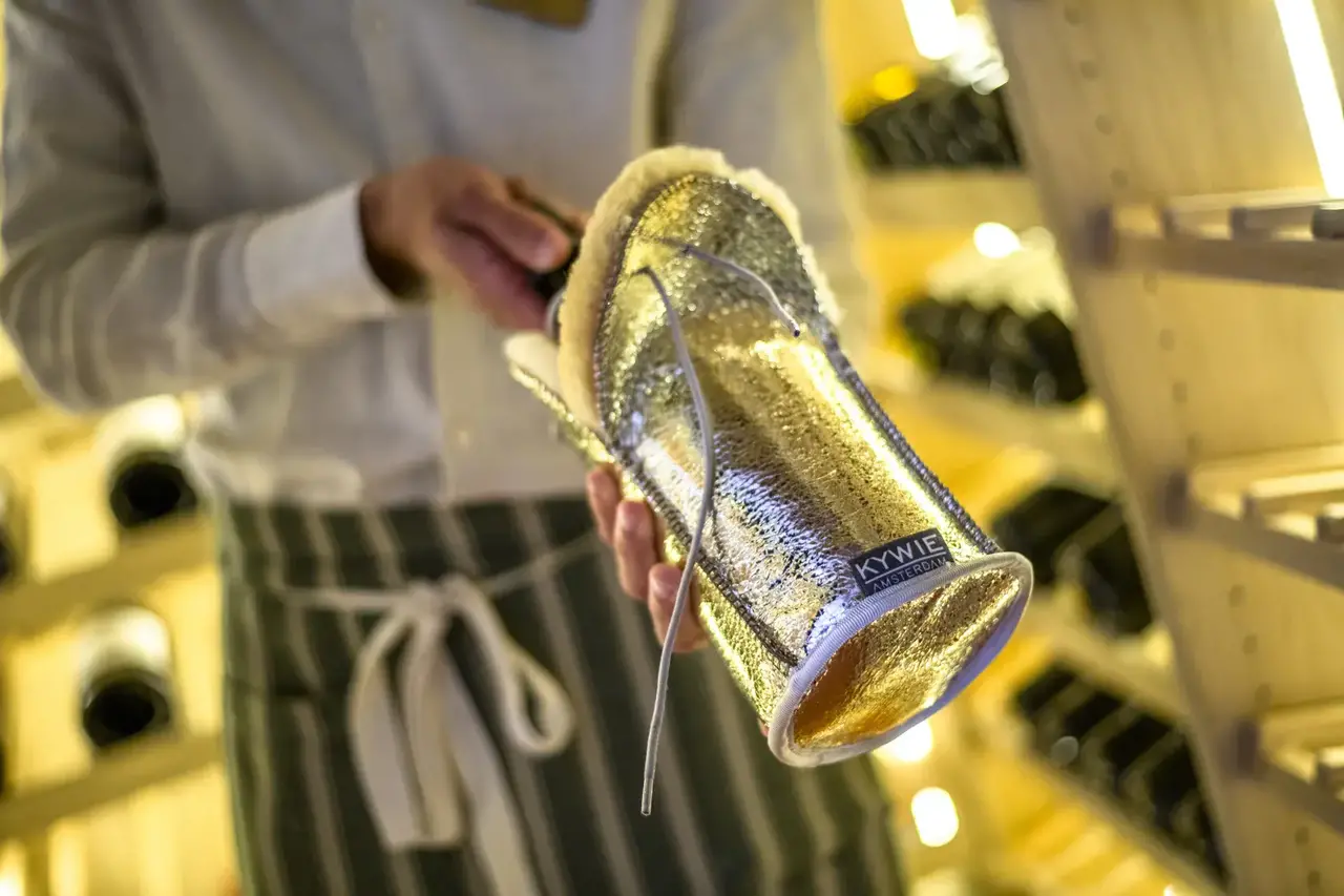 Kywie Champagne - Gold Sparkle Kywie Champagne - Gold Sparkle