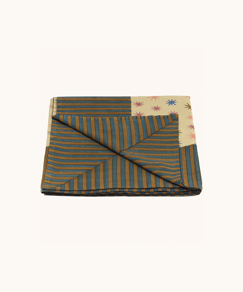 Doing Goods Noa Star Single Throw in Tote Bag - 220x 140 cm Doing Goods Noa Star Single Throw in Tote Bag - 220x 140 cm