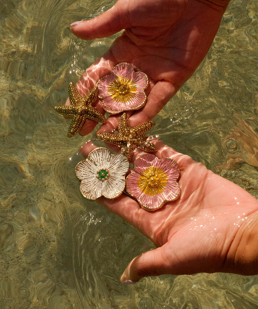Doing Goods Faye Flower Knob - White